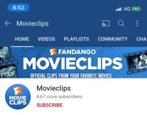 移動設備上的Movieclips橫幅,他們的logo顯示在一個紅色的背景上,兩邊都有膠片卷軸。
